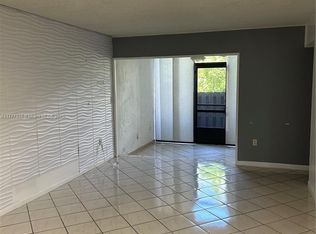 9445 Fontainebleau Blvd APT 104, Miami, FL 33172