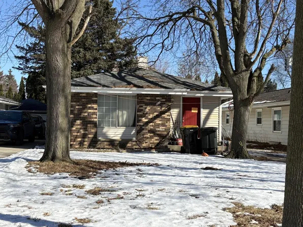 2050 North 113th STREET, Wauwatosa, WI 53226