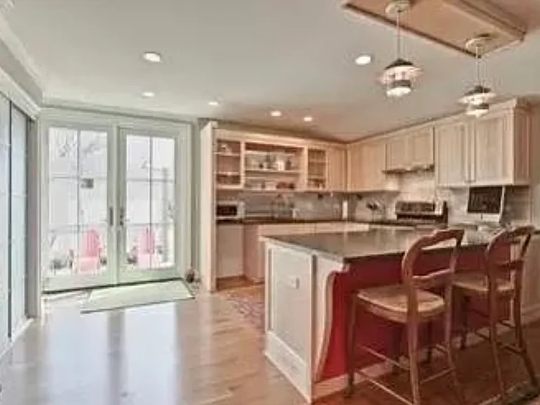 916 Driscoll Ct — Photo 11
