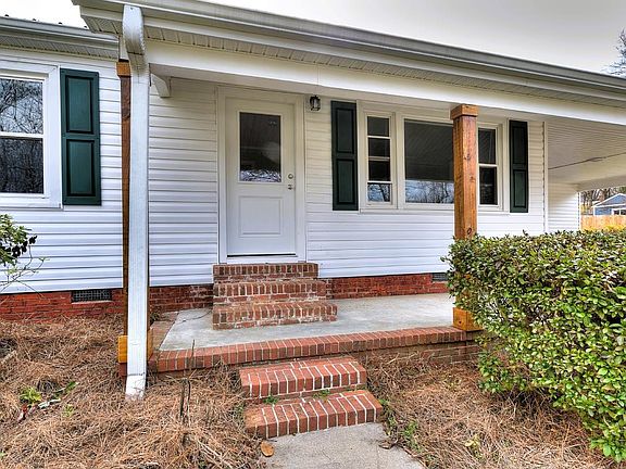 3rd image of 315 Ivydale Dr