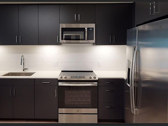 5th image of 1700 Grove St #348