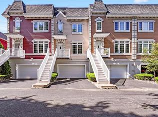 97 Alexander Ct, Nanuet, NY 10954