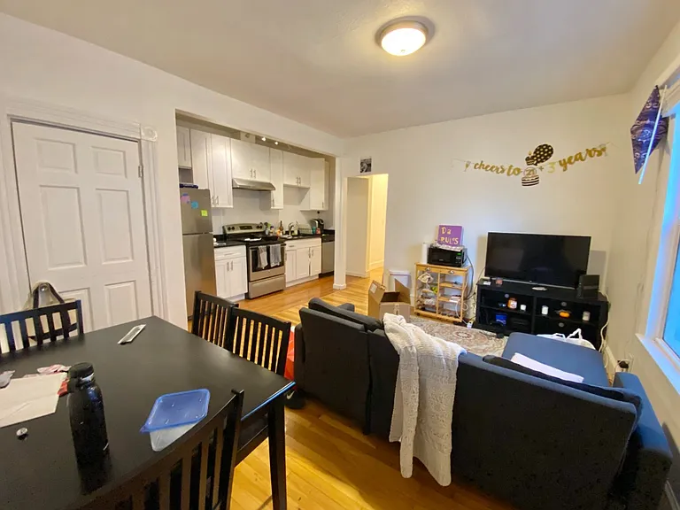 15 Higgins St #13 — Photo 3