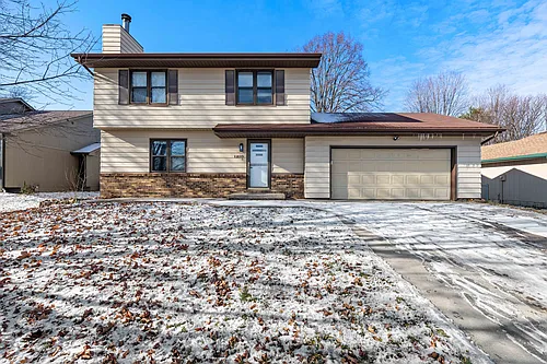 1210 SE Hayes Dr Photo 1