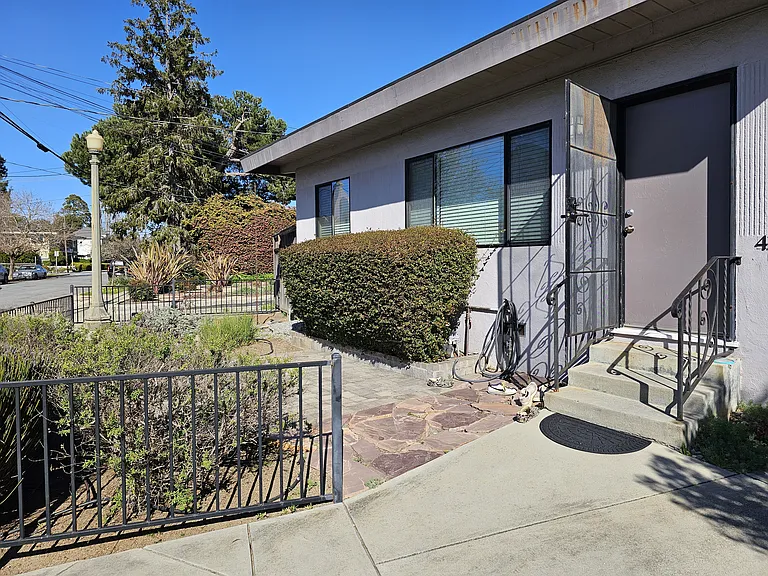 416 Ocean View Ave #A — Photo 2