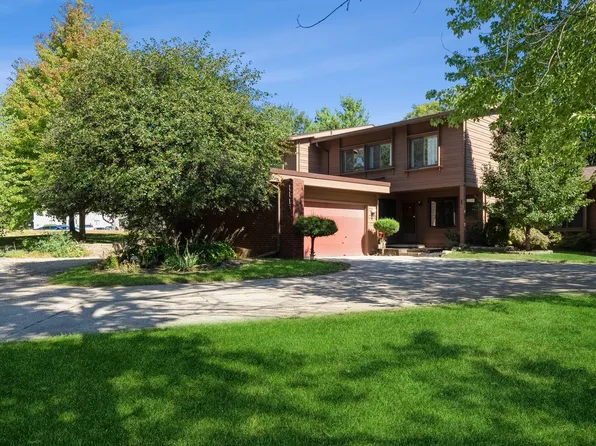 1115 Woodland Park Dr, West Des Moines, IA 50266