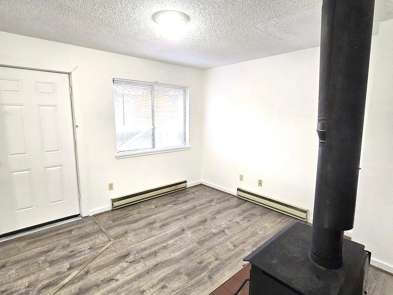 2 bed, 650 sqft, $2,150 — Photo 3