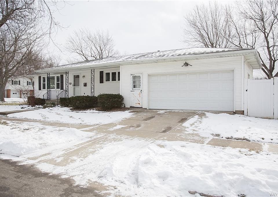 1st image of 24 Greenfield Dr