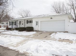 24 Greenfield Dr, Tonawanda, NY 14150