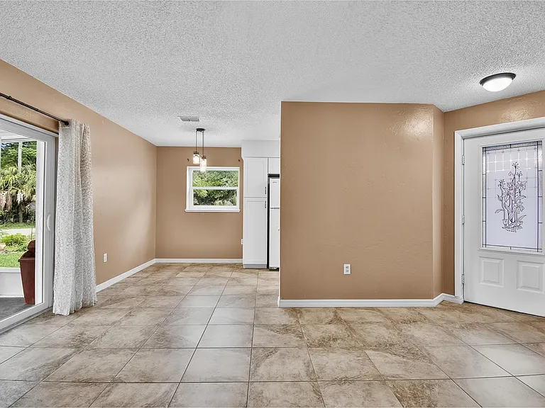 73 Buttonworth Dr #B — Photo 20
