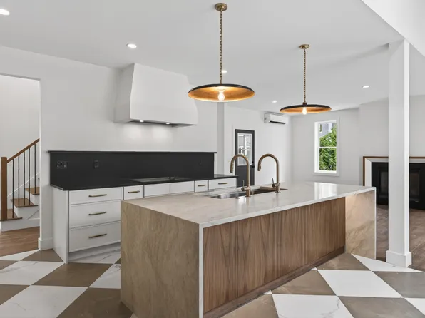 106 Village Brook Road, Yarmouth, ME 04096