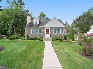 11 Donna Ln, Wayne, PA 19087