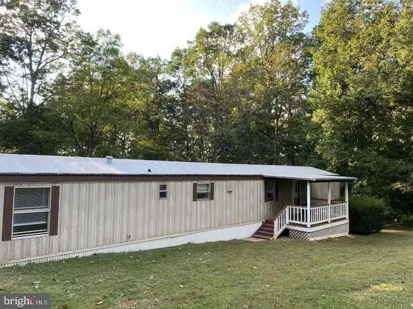 3046 Melvin Ln, Glen Rock, PA 17327