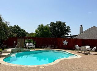 936 Rolling Meadows Dr, Burleson, TX 76028