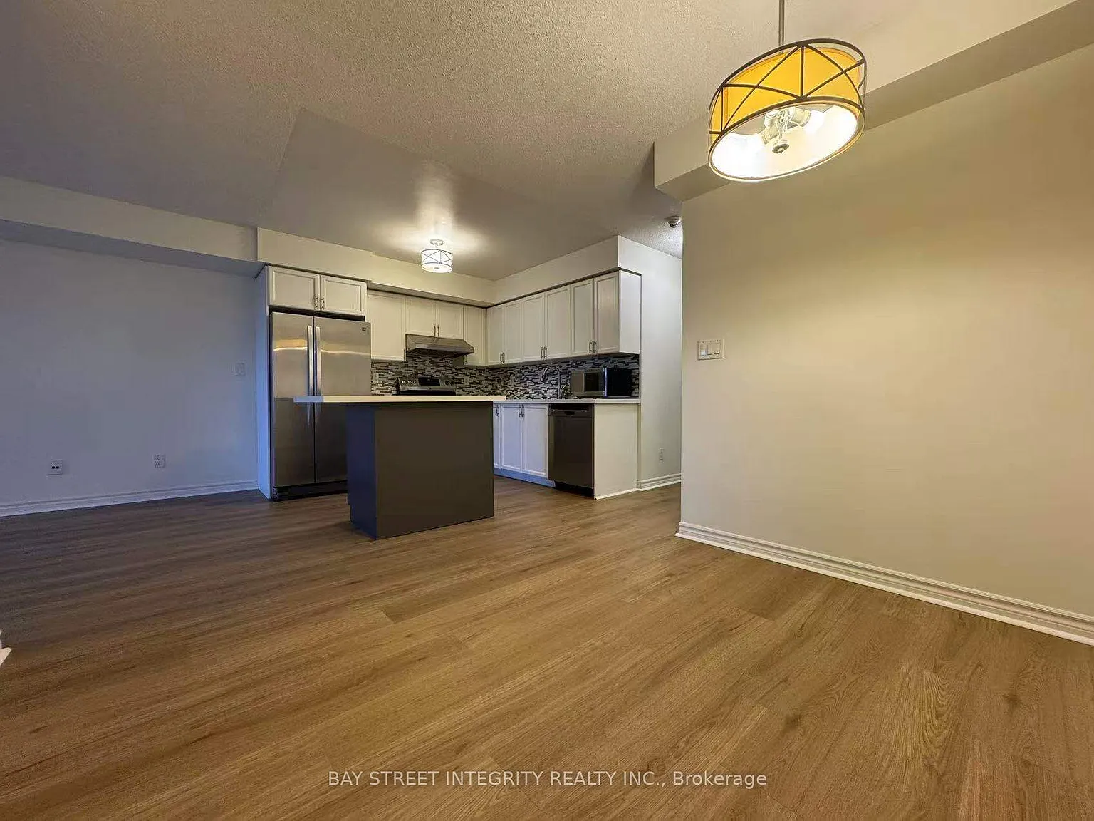 3 bed, $2,900 — Photo 2