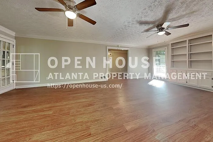 2798 Colony Cir — Photo 4