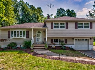 33 Ridge Rd, Cedar Grove, NJ 07009