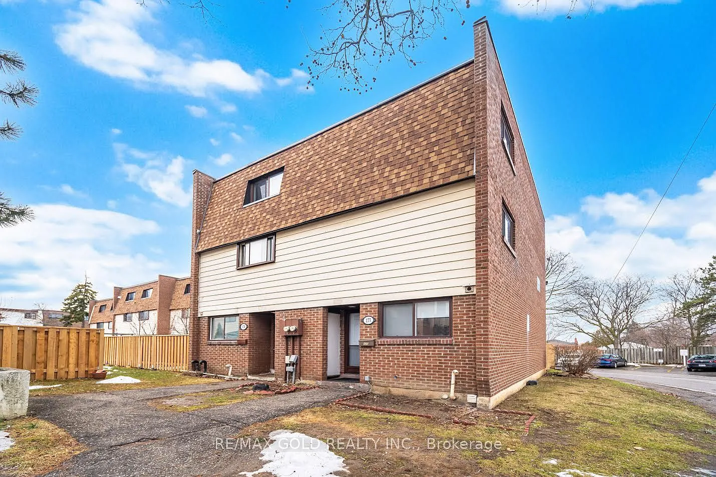 5 bed, $3,100 — Photo 1