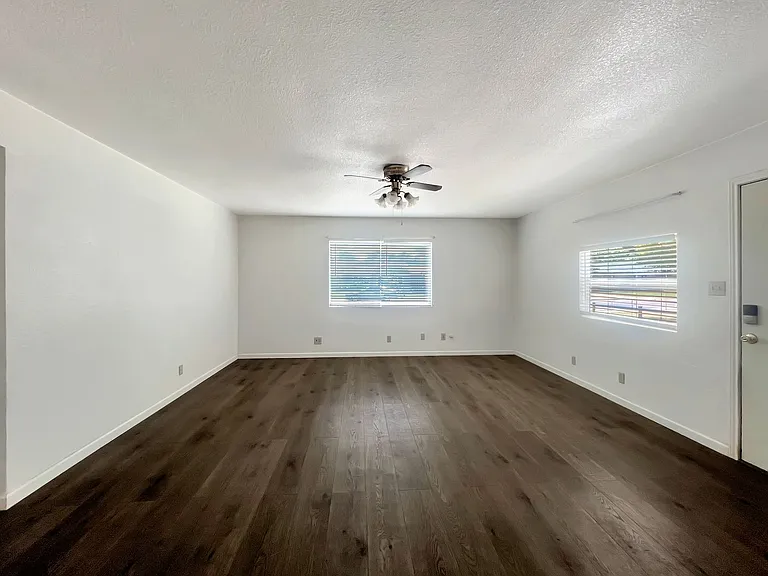 1000 E Llano Dr — Photo 4