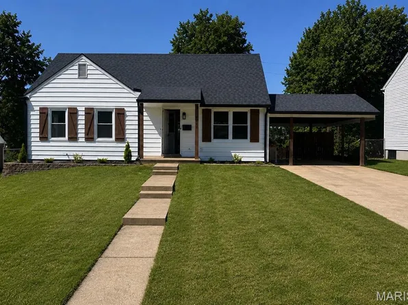 7065 Foxcroft Dr, Saint Louis, MO 63123