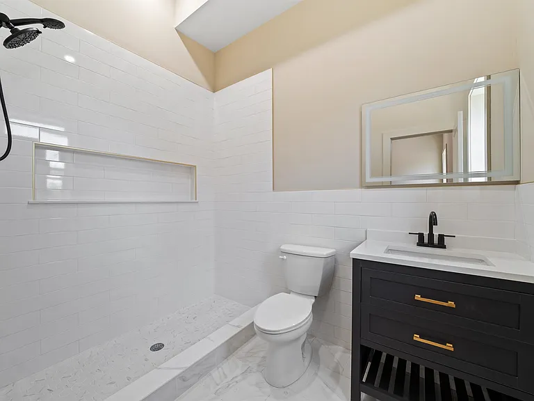 424 Woodlawn Ave #2 — Photo 13