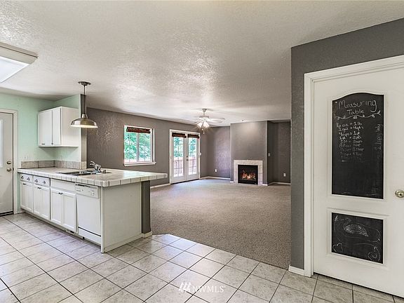 5th image of 17604 Valley Lane SE