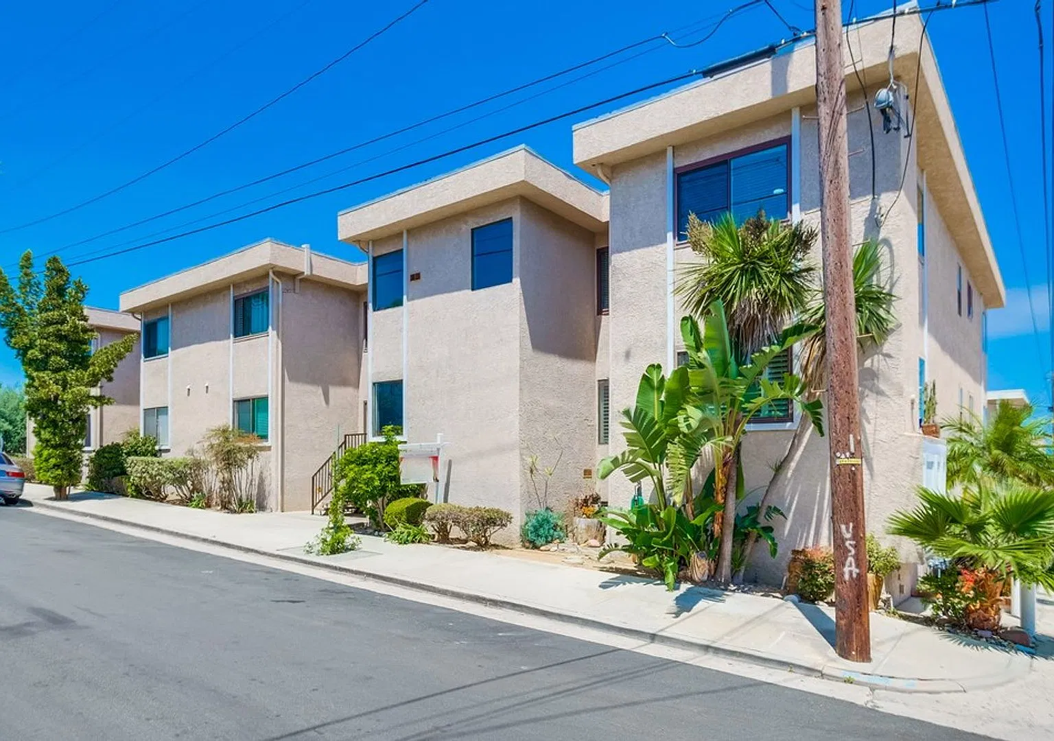 Panoramic Ocean Views & Coastal Living in Point Fermin — Photo 1