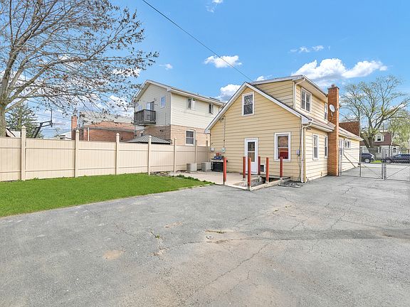 3rd image of 10742 S Kedzie Ave