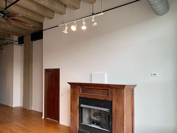 5th image of 1645 W Ogden Ave #404A