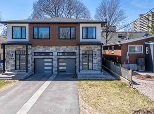 828 Maplewood Ave #B, Ottawa, ON K2B 5V5