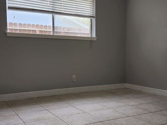 4th image of 22306 Woodrose Dr
