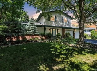 1840 Glen Iris Dr, Commerce Township, MI 48382