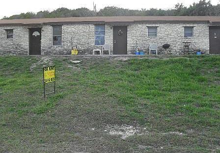 2nd image of 1138 W Highway 190