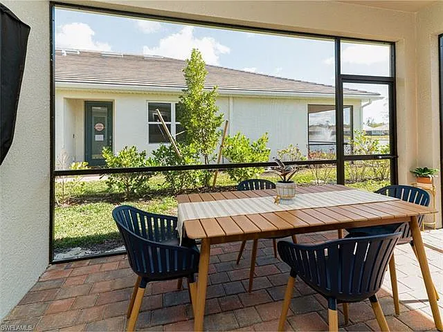 3 bed, 2.0 bath, 1503 sqft, $6,500 — Photo 3