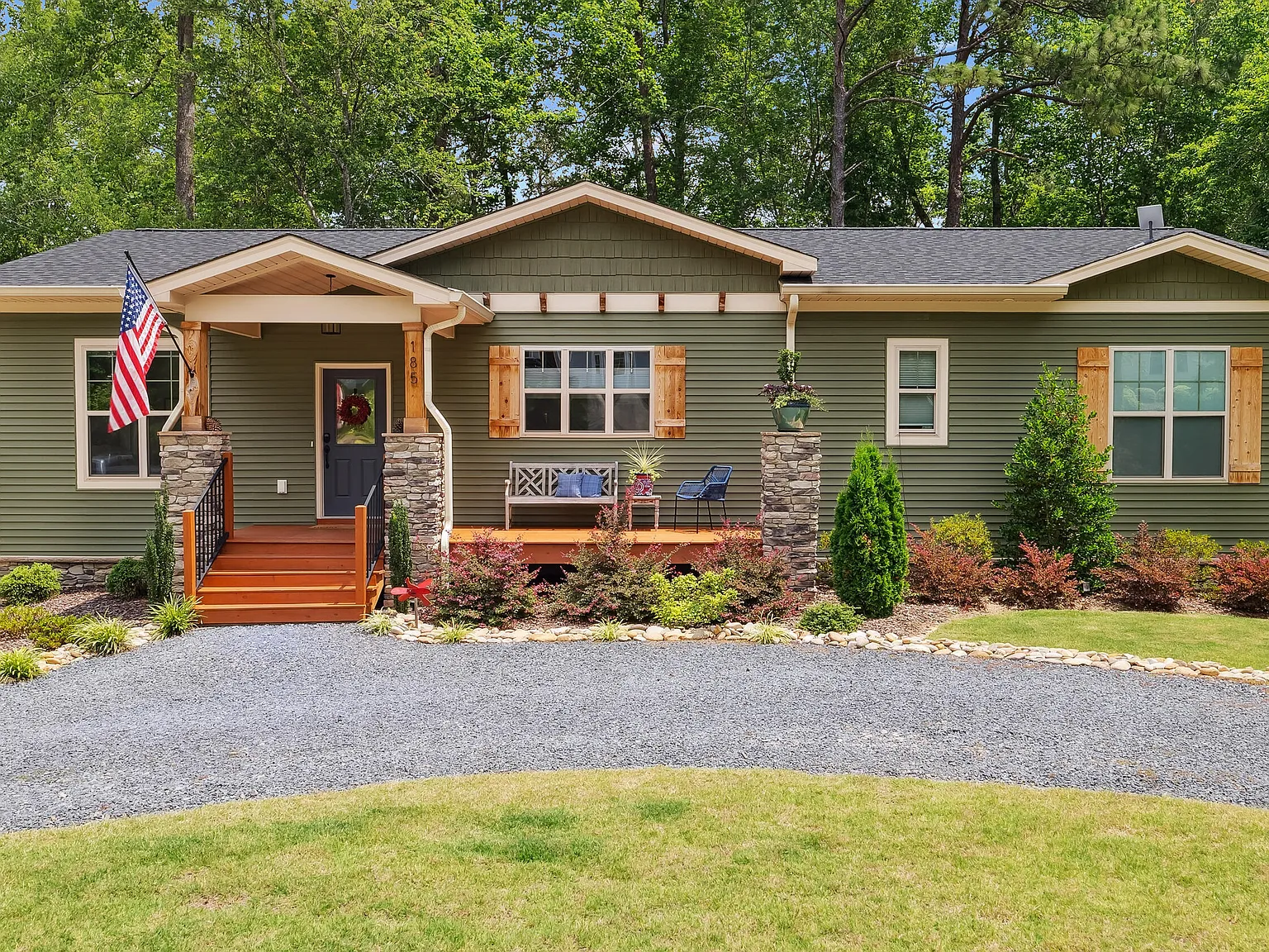 4 bed, 3.0 bath, 2686 sqft, $2,700 — Photo 1