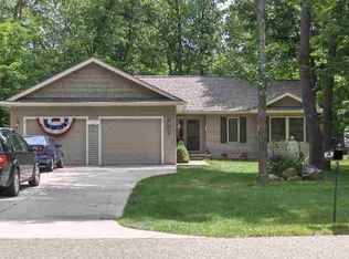 1187 Goldenrod Dr, Houghton Lake, MI