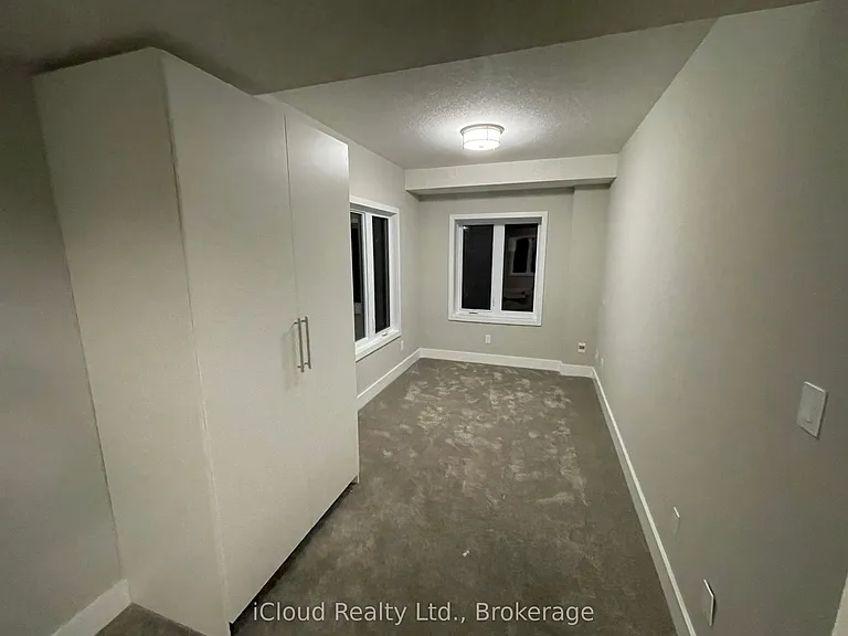 27 Hollybrook Trl #LOWER — Photo 8