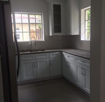 2nd image of 3913 Segovia St