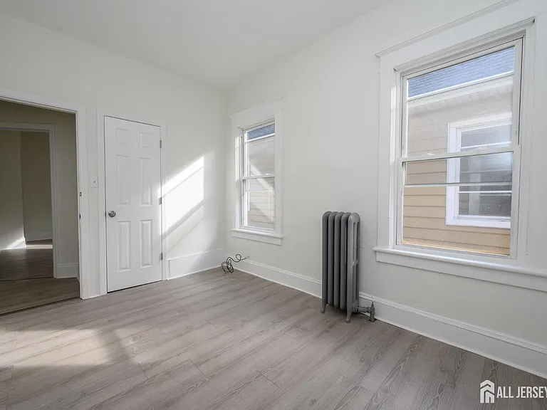 377 Delavan St #2 — Photo 15