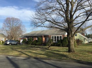 20 Pynchon Rd, Holyoke, MA 01040