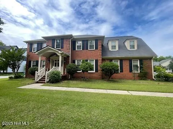 2906 Hunters Run, Greenville, NC 27858