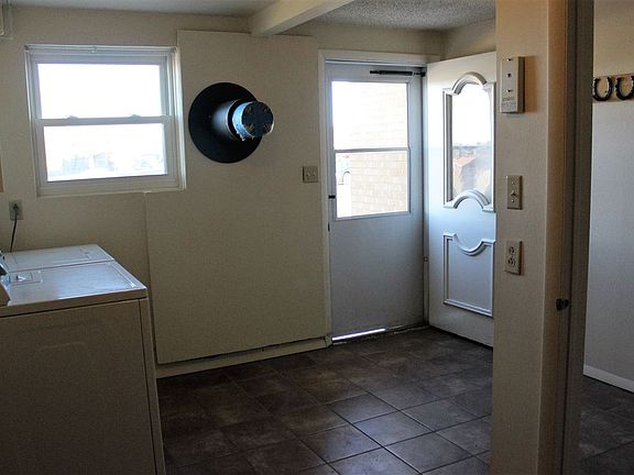 3rd image of 1504 Shields St