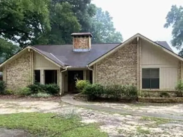 562 Vaughn Dr N, Satsuma, AL 36572
