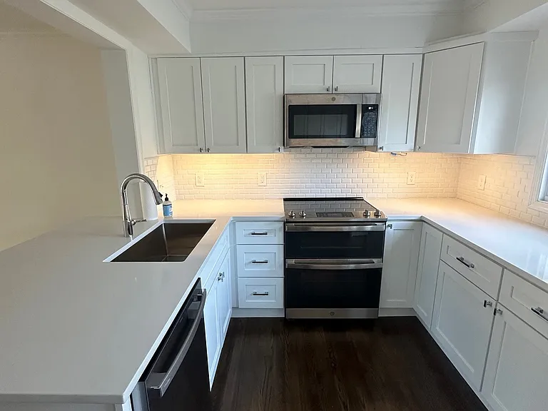 1208 Corbett St — Photo 10