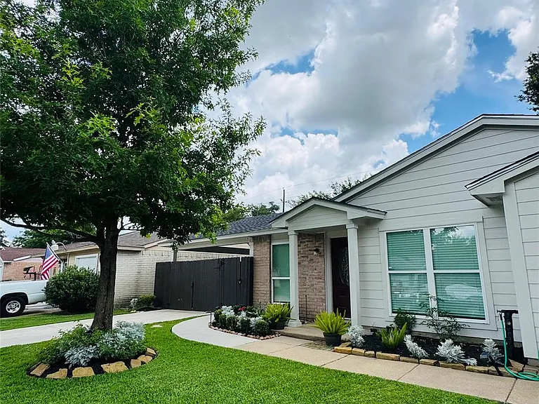 24131 Four Sixes Ln — Photo 3