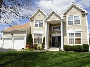 8 Ruby Ct, Lakewood, NJ 08701