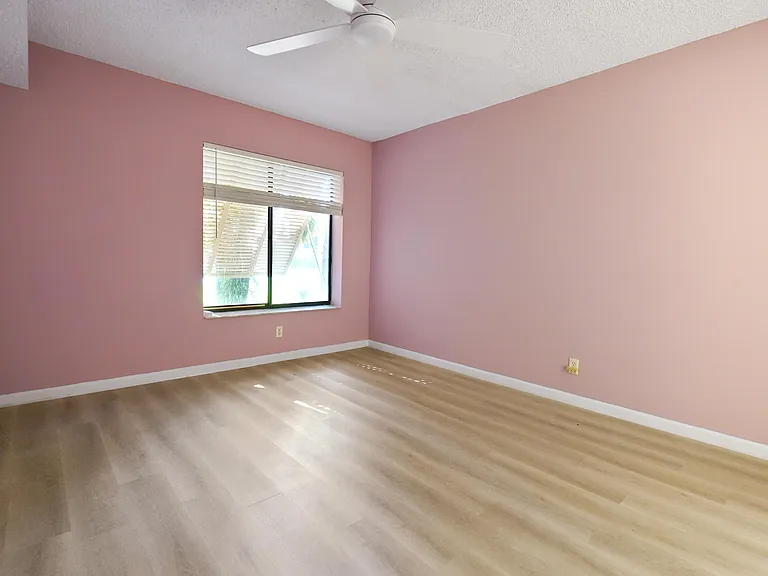 10204 Mangrove Dr #103 — Photo 8