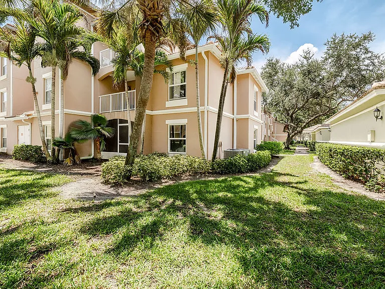 5060 Fairways Cir #F101 — Photo 42
