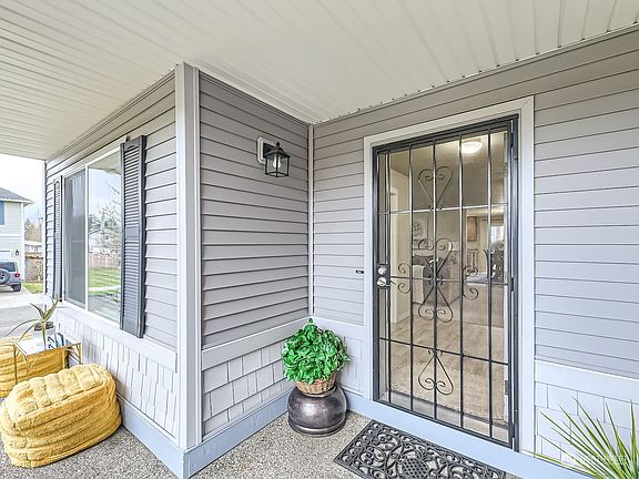 2nd image of 8002 85th Avenue NE
