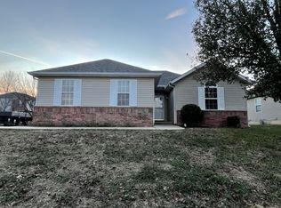 406 W White Ash Rd, Nixa, MO 65714